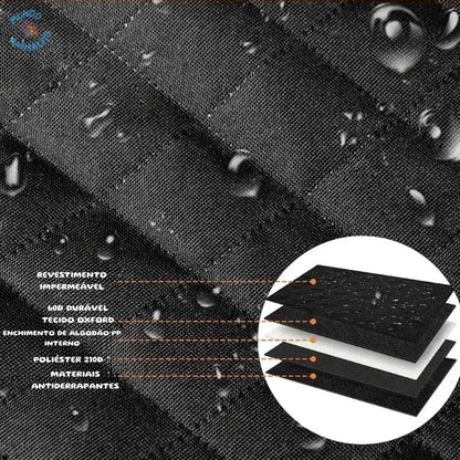 Detalhe de capa impermeável para porta-malas de cachorro com camadas e gotas d’água