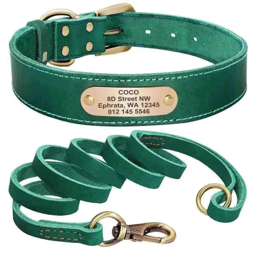 Coleira de couro verde personalizada para cachorro com nome, endereço e guia combinando.