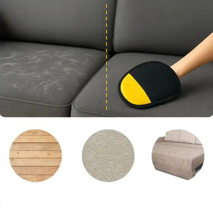 Luva removedora de pelos para cães e gatos limpando sofá cinza, com áreas limpas e sujas visíveis.
